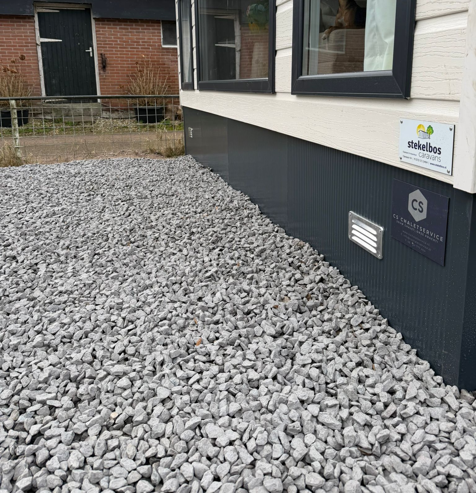 onderkant chalet dichtmaken