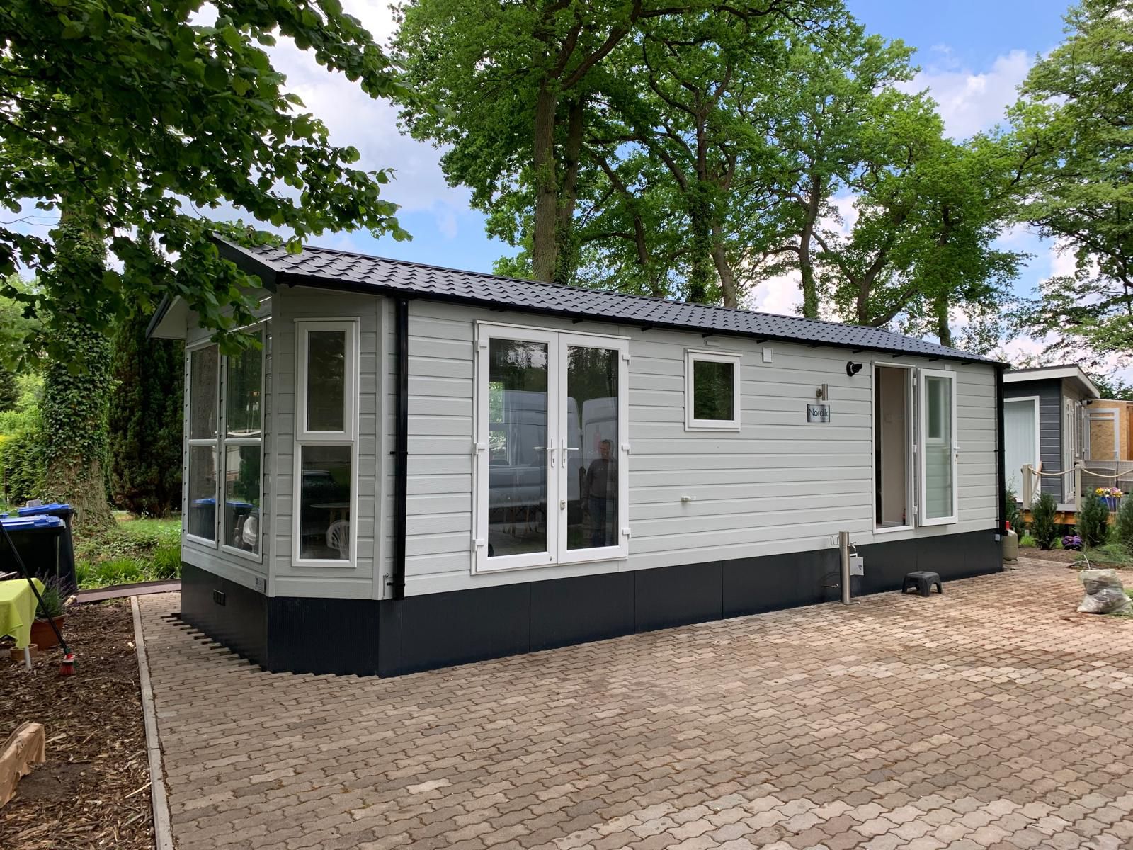 afwerken onderkant chalet